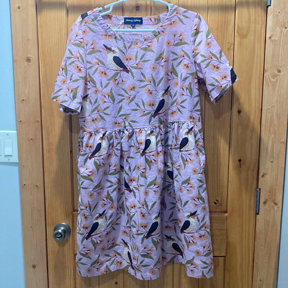 Lavender Princess highway size 12 loose fitting kookaburra dress with pockets